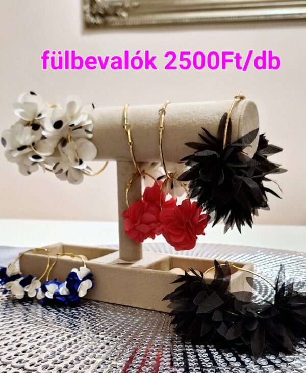 fülbevaló több színben